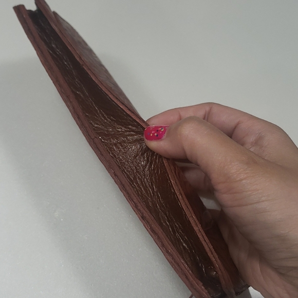 NWOT-LEATHER Handcrafted womens wallet - Picture 5 of 6